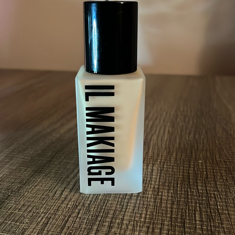 IL MAKIAGE Woke Up Like This Flawless Base Foundation Shade 60